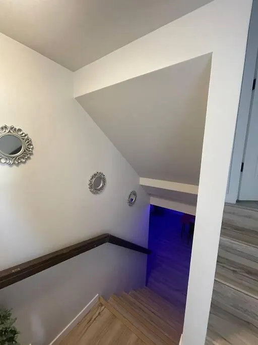 Σπίτι διακοπών Fully Furnished Cozytwo Bedroom Γουίνιπεγκ