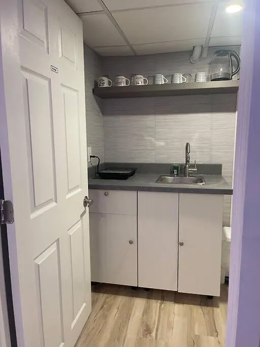Fully Furnished Cozytwo Bedroom Γουίνιπεγκ 0*,